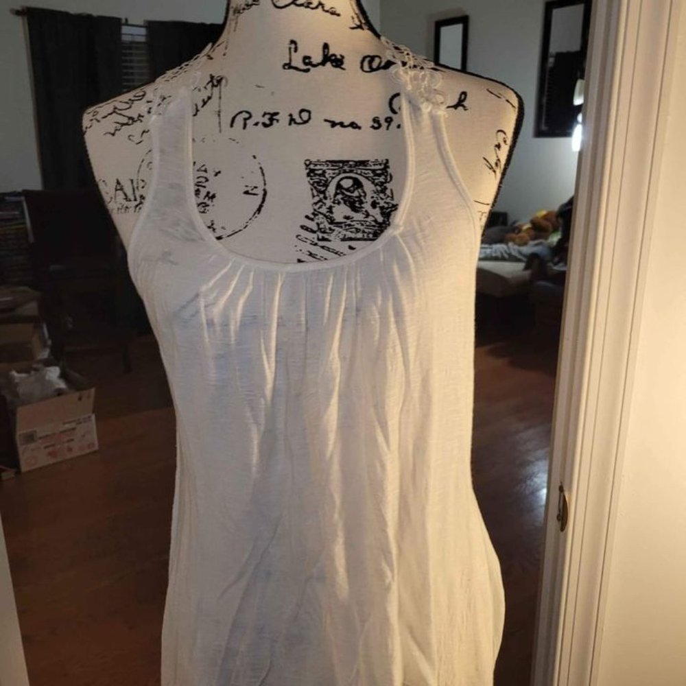 White lace tank top